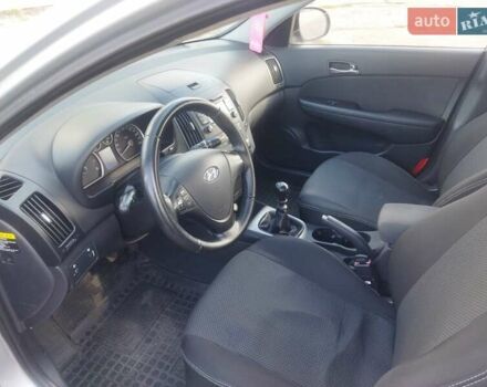 Сірий Хендай i30, об'ємом двигуна 1.59 л та пробігом 267 тис. км за 5500 $, фото 8 на Automoto.ua