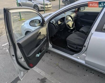 Сірий Хендай i30, об'ємом двигуна 1.59 л та пробігом 261 тис. км за 5699 $, фото 6 на Automoto.ua
