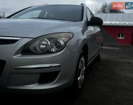 Серый Хендай i30, объемом двигателя 1.4 л и пробегом 265 тыс. км за 5700 $, фото 1 на Automoto.ua