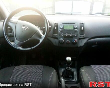 Серый Хендай i30, объемом двигателя 1.4 л и пробегом 155 тыс. км за 6100 $, фото 6 на Automoto.ua