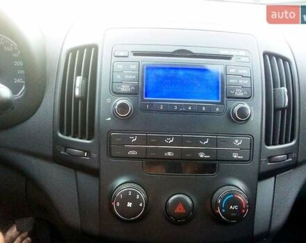 Сірий Хендай i30, об'ємом двигуна 1.4 л та пробігом 155 тис. км за 6100 $, фото 4 на Automoto.ua