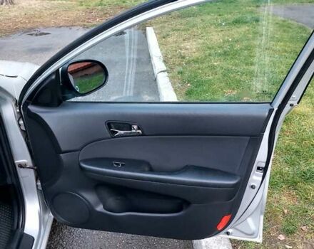 Серый Хендай i30, объемом двигателя 1.59 л и пробегом 250 тыс. км за 5400 $, фото 9 на Automoto.ua