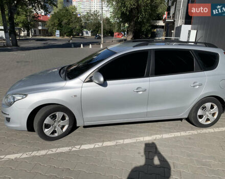 Серый Хендай i30, объемом двигателя 1.4 л и пробегом 200 тыс. км за 6250 $, фото 3 на Automoto.ua