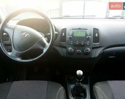 Сірий Хендай i30, об'ємом двигуна 1.4 л та пробігом 155 тис. км за 6100 $, фото 5 на Automoto.ua