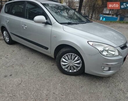 Серый Хендай i30, объемом двигателя 1.6 л и пробегом 190 тыс. км за 5697 $, фото 8 на Automoto.ua