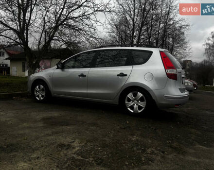 Серый Хендай i30, объемом двигателя 1.4 л и пробегом 265 тыс. км за 5700 $, фото 3 на Automoto.ua