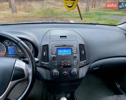 Серый Хендай i30, объемом двигателя 1.59 л и пробегом 250 тыс. км за 5400 $, фото 11 на Automoto.ua