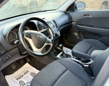 Серый Хендай i30, объемом двигателя 1.6 л и пробегом 191 тыс. км за 5900 $, фото 23 на Automoto.ua