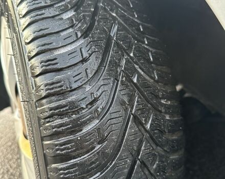 Серый Хендай i30, объемом двигателя 1.6 л и пробегом 284 тыс. км за 2000 $, фото 9 на Automoto.ua