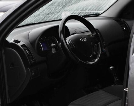 Сірий Хендай i30, об'ємом двигуна 1.4 л та пробігом 187 тис. км за 4999 $, фото 6 на Automoto.ua