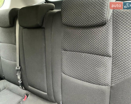 Серый Хендай i30, объемом двигателя 1.58 л и пробегом 189 тыс. км за 5600 $, фото 4 на Automoto.ua