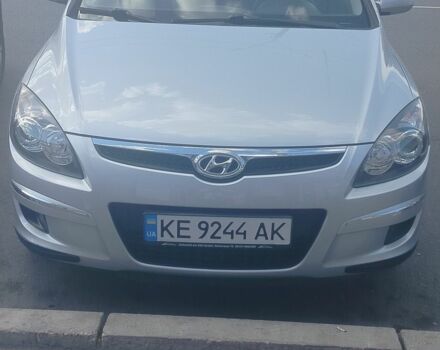 Серый Хендай i30, объемом двигателя 1.4 л и пробегом 235 тыс. км за 6100 $, фото 2 на Automoto.ua