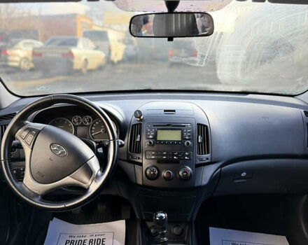 Серый Хендай i30, объемом двигателя 1.6 л и пробегом 191 тыс. км за 5900 $, фото 12 на Automoto.ua