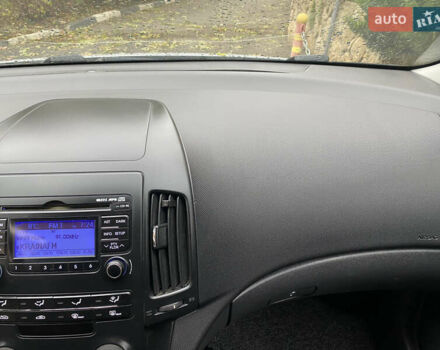 Серый Хендай i30, объемом двигателя 1.58 л и пробегом 189 тыс. км за 5600 $, фото 10 на Automoto.ua