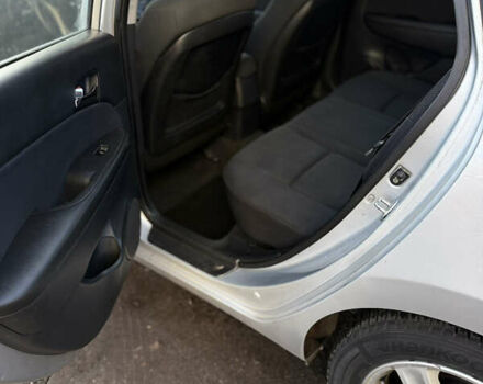 Серый Хендай i30, объемом двигателя 1.6 л и пробегом 191 тыс. км за 5900 $, фото 14 на Automoto.ua