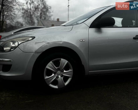 Серый Хендай i30, объемом двигателя 1.4 л и пробегом 265 тыс. км за 5700 $, фото 2 на Automoto.ua