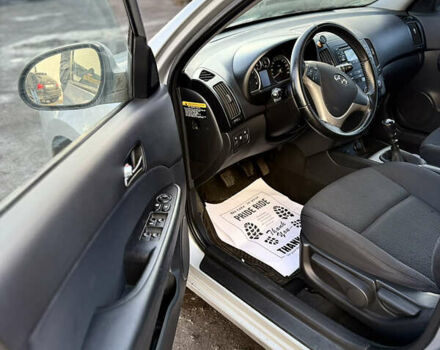 Серый Хендай i30, объемом двигателя 1.6 л и пробегом 191 тыс. км за 5900 $, фото 20 на Automoto.ua