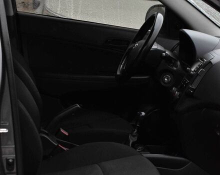 Сірий Хендай i30, об'ємом двигуна 1.4 л та пробігом 187 тис. км за 4999 $, фото 10 на Automoto.ua