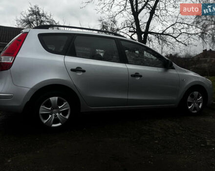 Серый Хендай i30, объемом двигателя 1.4 л и пробегом 265 тыс. км за 5700 $, фото 7 на Automoto.ua