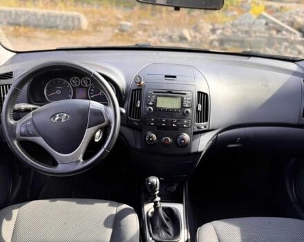 Серый Хендай i30, объемом двигателя 1.6 л и пробегом 190 тыс. км за 5850 $, фото 3 на Automoto.ua