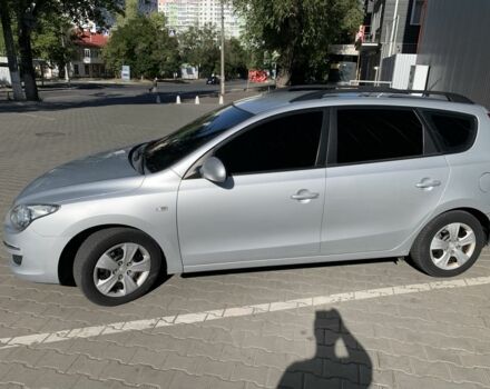 Серый Хендай i30, объемом двигателя 1.4 л и пробегом 200 тыс. км за 6200 $, фото 2 на Automoto.ua