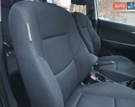 Серый Хендай i30, объемом двигателя 1.6 л и пробегом 190 тыс. км за 5697 $, фото 12 на Automoto.ua