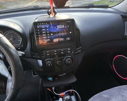 Серый Хендай i30, объемом двигателя 1.4 л и пробегом 221 тыс. км за 7200 $, фото 17 на Automoto.ua