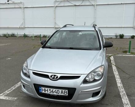 Серый Хендай i30, объемом двигателя 1.4 л и пробегом 143 тыс. км за 6000 $, фото 6 на Automoto.ua