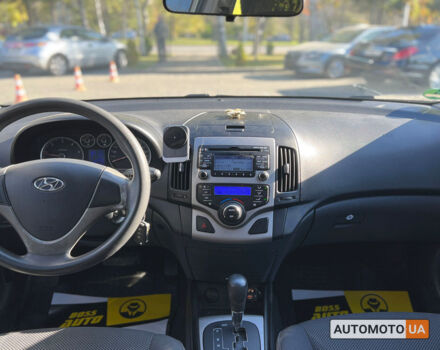 Серый Хендай i30, объемом двигателя 1.6 л и пробегом 305 тыс. км за 6800 $, фото 12 на Automoto.ua