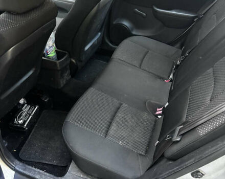 Серый Хендай i30, объемом двигателя 1.4 л и пробегом 265 тыс. км за 5700 $, фото 13 на Automoto.ua