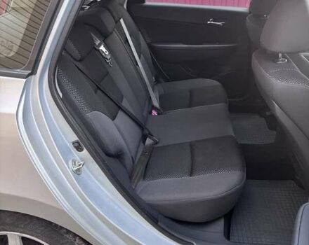 Сірий Хендай i30, об'ємом двигуна 1.6 л та пробігом 206 тис. км за 6100 $, фото 3 на Automoto.ua