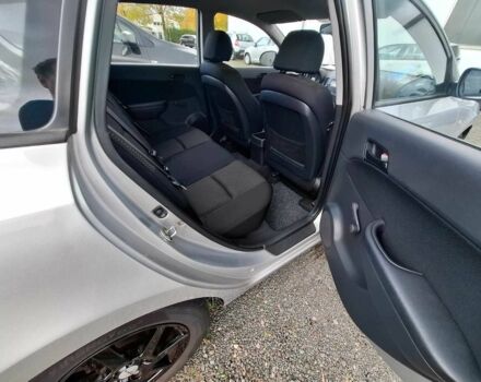 Серый Хендай i30, объемом двигателя 1.6 л и пробегом 220 тыс. км за 3736 $, фото 1 на Automoto.ua