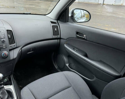 Серый Хендай i30, объемом двигателя 1.6 л и пробегом 189 тыс. км за 5999 $, фото 7 на Automoto.ua