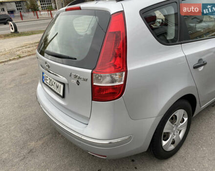 Сірий Хендай i30, об'ємом двигуна 1.4 л та пробігом 270 тис. км за 5800 $, фото 8 на Automoto.ua