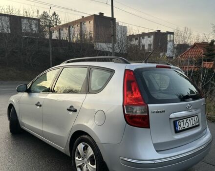 Серый Хендай i30, объемом двигателя 1.6 л и пробегом 284 тыс. км за 2000 $, фото 3 на Automoto.ua