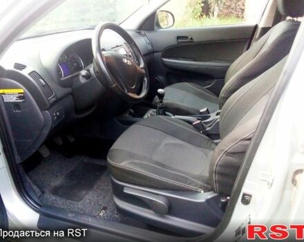 Серый Хендай i30, объемом двигателя 1.4 л и пробегом 155 тыс. км за 6100 $, фото 4 на Automoto.ua