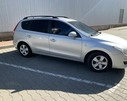 Серый Хендай i30, объемом двигателя 1.4 л и пробегом 200 тыс. км за 6200 $, фото 3 на Automoto.ua
