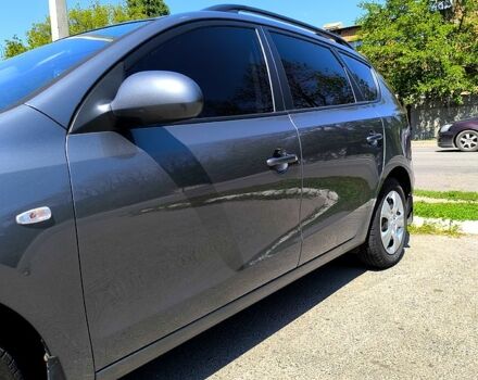 Сірий Хендай i30, об'ємом двигуна 1.6 л та пробігом 213 тис. км за 6500 $, фото 4 на Automoto.ua