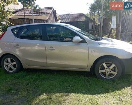 Серый Хендай i30, объемом двигателя 1.4 л и пробегом 220 тыс. км за 5400 $, фото 1 на Automoto.ua