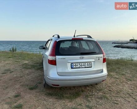Серый Хендай i30, объемом двигателя 1.4 л и пробегом 143 тыс. км за 6000 $, фото 1 на Automoto.ua