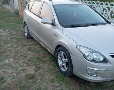 Серый Хендай i30, объемом двигателя 1.6 л и пробегом 135 тыс. км за 5500 $, фото 1 на Automoto.ua
