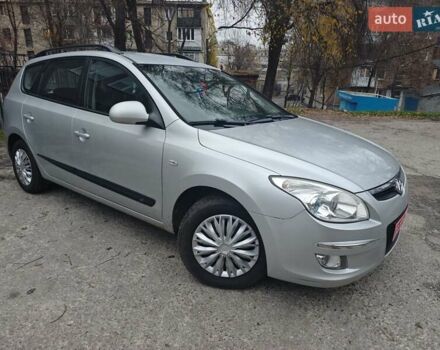 Серый Хендай i30, объемом двигателя 1.6 л и пробегом 190 тыс. км за 5697 $, фото 1 на Automoto.ua