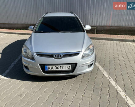 Серый Хендай i30, объемом двигателя 1.4 л и пробегом 200 тыс. км за 6250 $, фото 1 на Automoto.ua