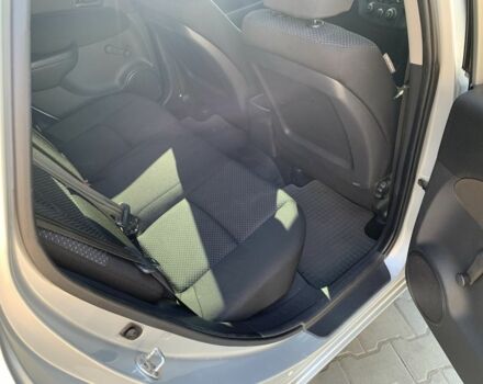 Серый Хендай i30, объемом двигателя 1.4 л и пробегом 200 тыс. км за 6200 $, фото 5 на Automoto.ua