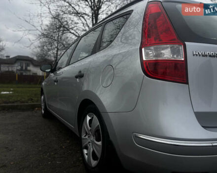 Серый Хендай i30, объемом двигателя 1.4 л и пробегом 265 тыс. км за 5700 $, фото 4 на Automoto.ua