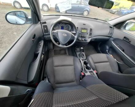 Серый Хендай i30, объемом двигателя 1.6 л и пробегом 220 тыс. км за 3736 $, фото 4 на Automoto.ua