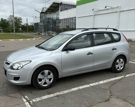 Серый Хендай i30, объемом двигателя 1.4 л и пробегом 143 тыс. км за 6000 $, фото 7 на Automoto.ua