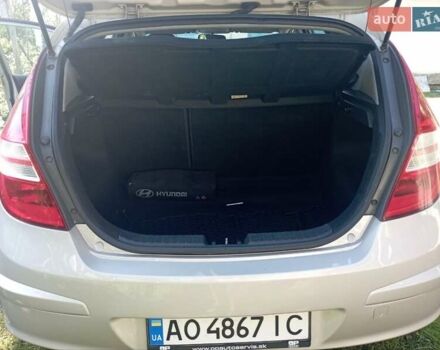 Серый Хендай i30, объемом двигателя 1.4 л и пробегом 220 тыс. км за 5400 $, фото 2 на Automoto.ua