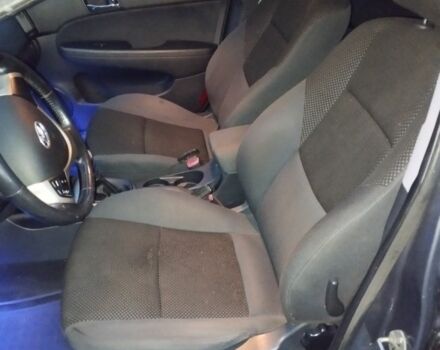 Сірий Хендай i30, об'ємом двигуна 1.6 л та пробігом 189 тис. км за 4500 $, фото 5 на Automoto.ua