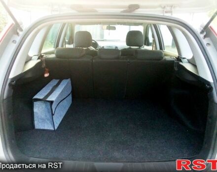Серый Хендай i30, объемом двигателя 1.4 л и пробегом 155 тыс. км за 6100 $, фото 9 на Automoto.ua